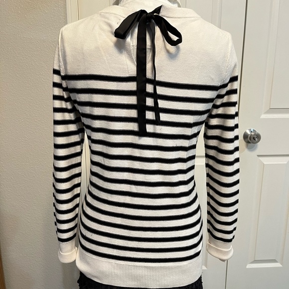 Banana Republic striped sweater with satin bow on the back of the neck. Size S - Picture 2 of 7